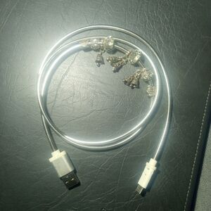 Silver Braided USB to Micro-USB Charging Cable – Durable Silver Finish